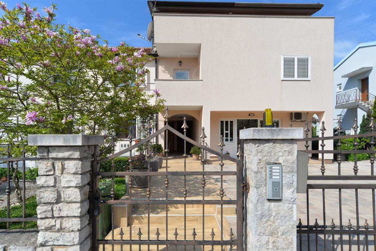 Apartments Milka 2074 Porec Ngoại thất bức ảnh