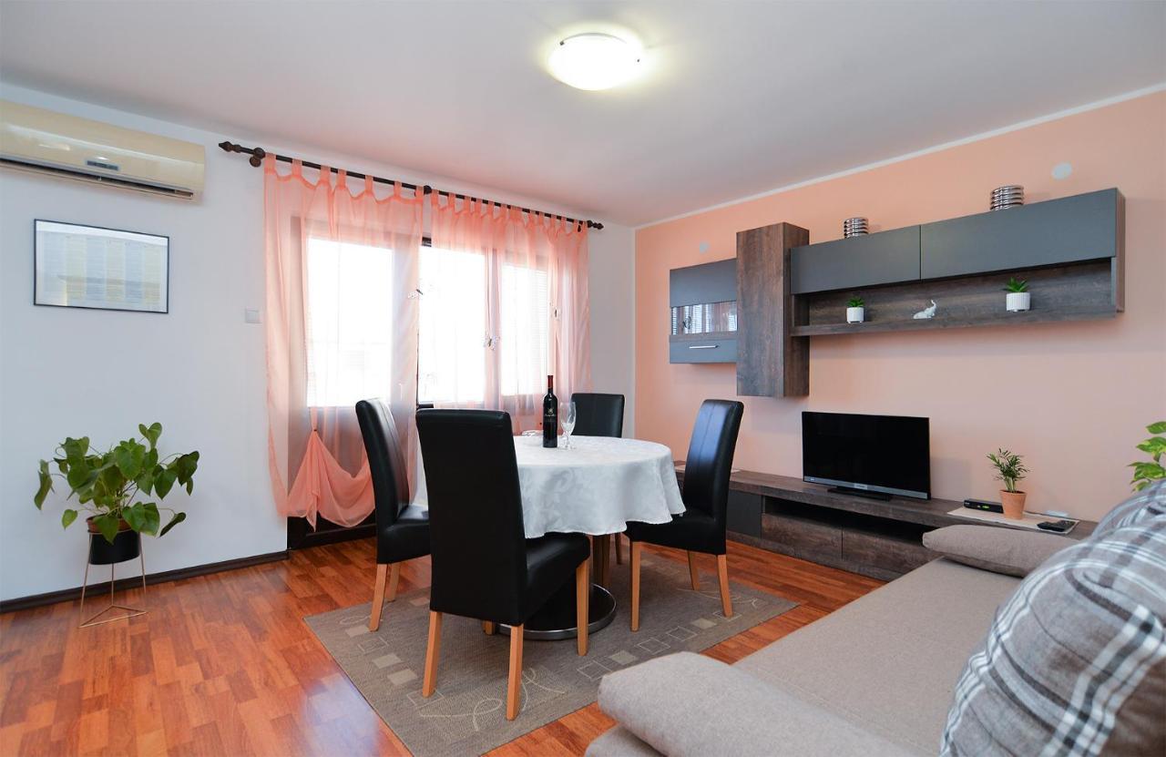 Apartments Milka 2074 Porec Ngoại thất bức ảnh