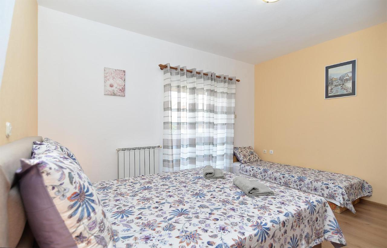 Apartments Milka 2074 Porec Ngoại thất bức ảnh