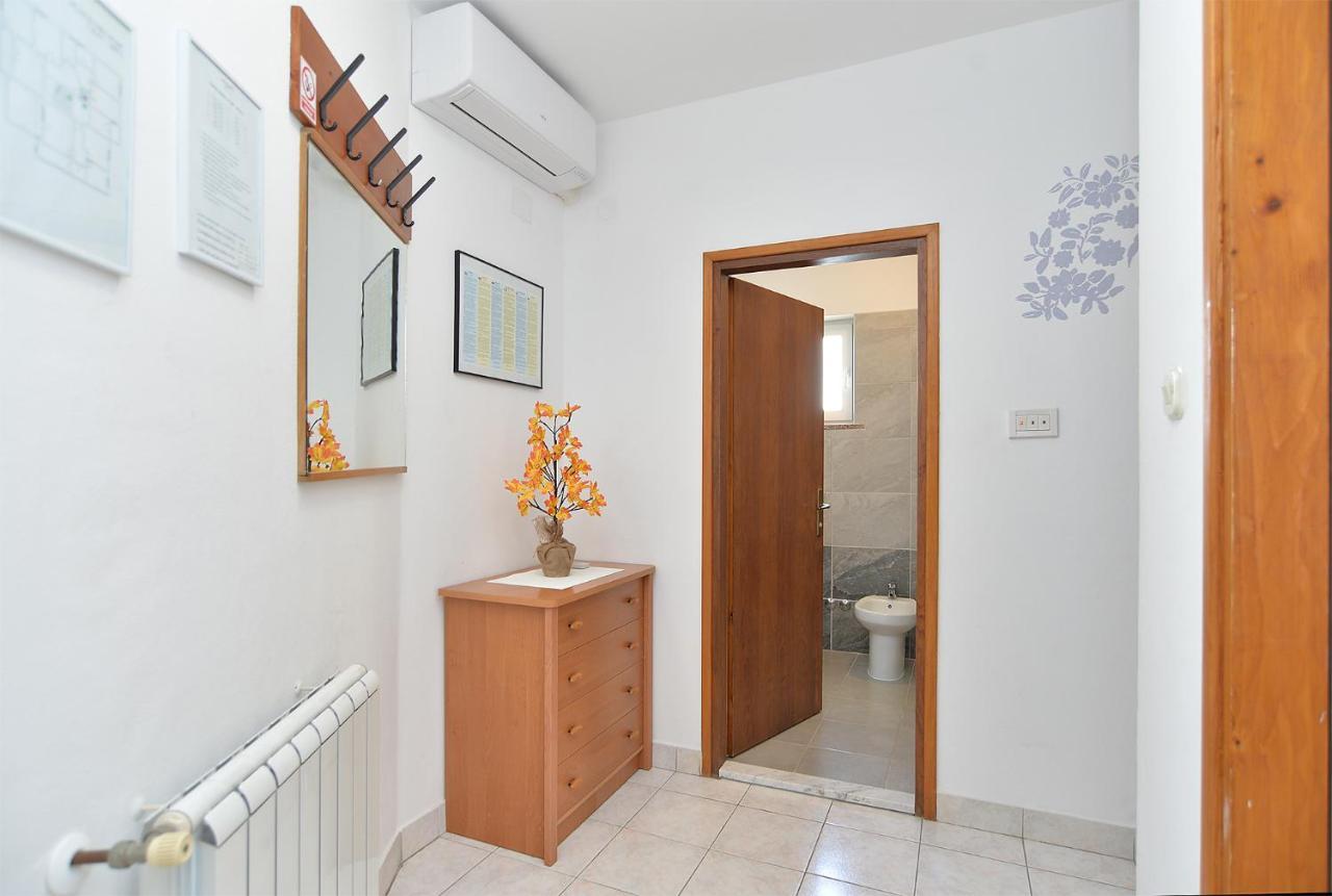 Apartments Milka 2074 Porec Ngoại thất bức ảnh