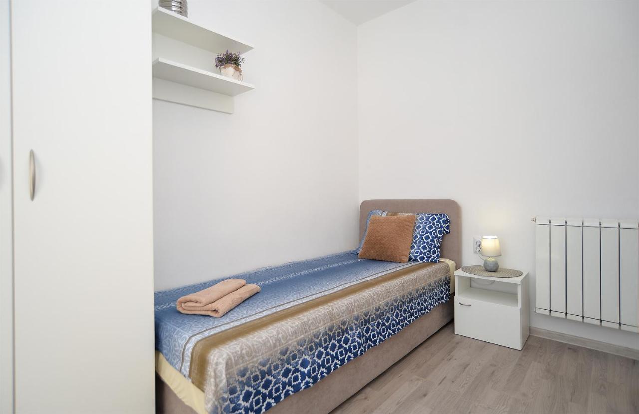 Apartments Milka 2074 Porec Ngoại thất bức ảnh