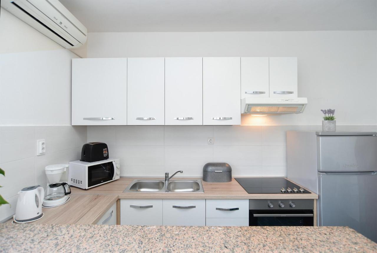 Apartments Milka 2074 Porec Ngoại thất bức ảnh